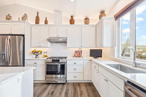 Tiny photo for 650 NE Union Loop, Prineville, OR 97754 (MLS # 220217802)