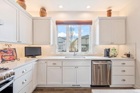 Tiny photo for 650 NE Union Loop, Prineville, OR 97754 (MLS # 220217802)