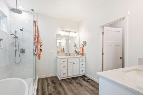 Tiny photo for 650 NE Union Loop, Prineville, OR 97754 (MLS # 220217802)