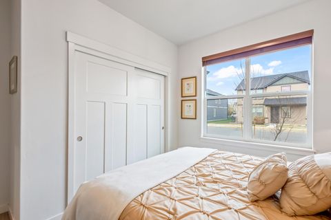 Tiny photo for 650 NE Union Loop, Prineville, OR 97754 (MLS # 220217802)