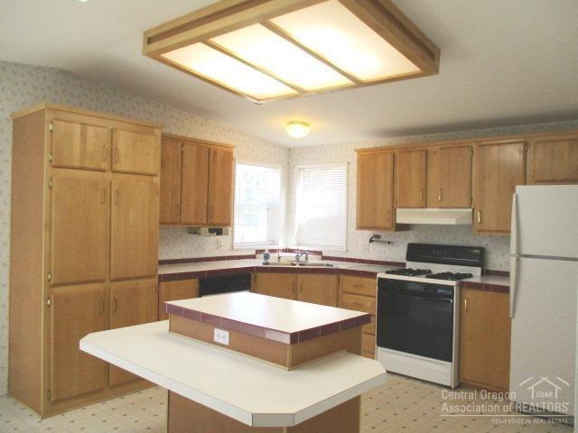 Sun Forest Estates - Residential