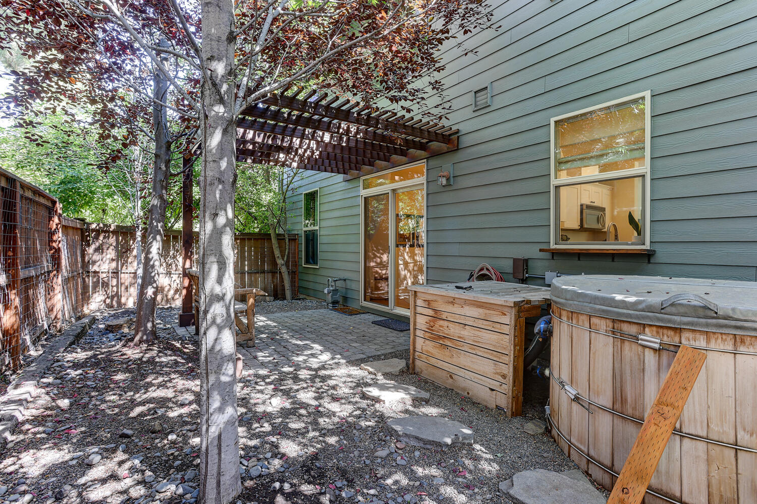 Hollygrape - Residential