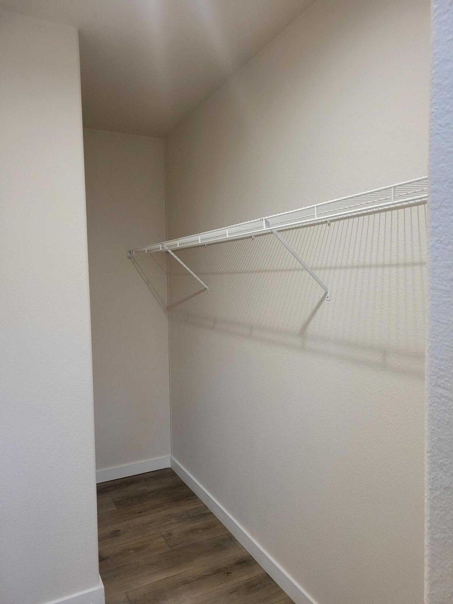 Los Pinos - Residential