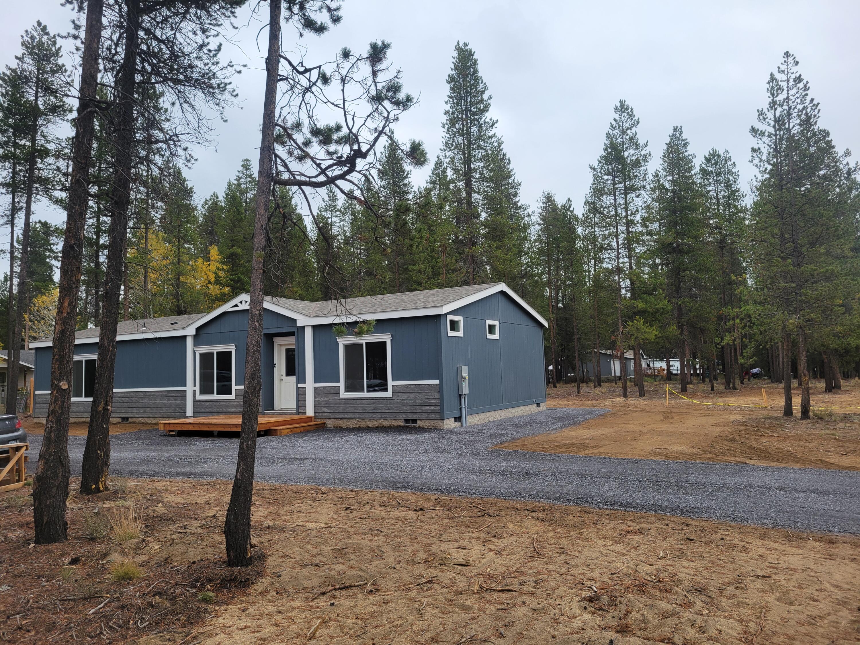 Los Pinos - Residential