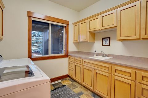 Tiny photo for 60786 Currant Way, Bend, OR 97702 (MLS # 220215352)