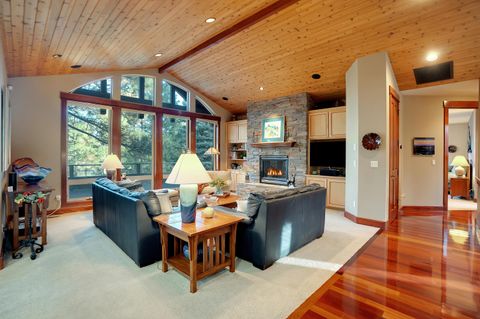 Tiny photo for 60786 Currant Way, Bend, OR 97702 (MLS # 220215352)