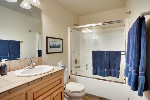 Tiny photo for 60786 Currant Way, Bend, OR 97702 (MLS # 220215352)