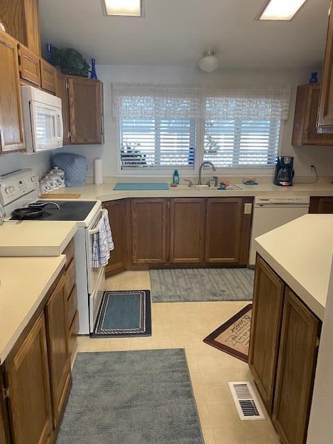Tiny photo for 4200 Summers Lane #UNIT 23, Klamath Falls, OR 97603 (MLS # 220214384)