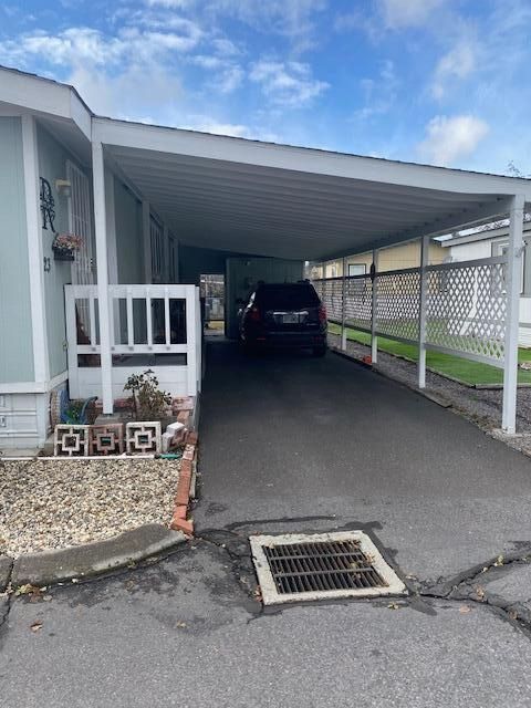 Tiny photo for 4200 Summers Lane #UNIT 23, Klamath Falls, OR 97603 (MLS # 220214384)