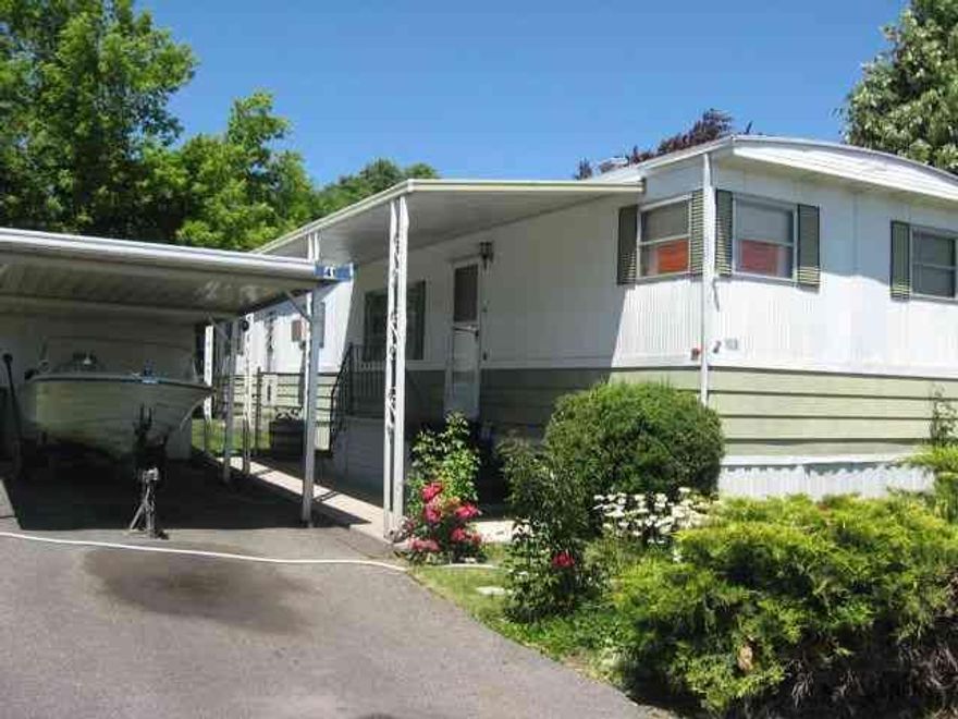 2/1 Immaculate Home, Beautifully Landscaped Big Trees In Back Lots Of Shade. Close To Mhp Park Pool, Club House, Mail Boxes. Space Rent $235. Water, Sewer & Garbage. Rv Parking Available $10. Marlette 12 X 57. Close To Business.