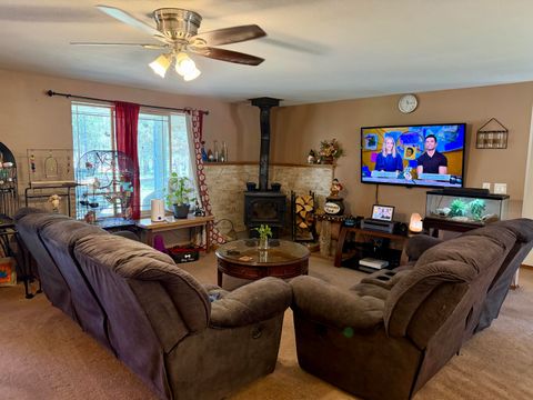 Tiny photo for 52495 Lost Ponderosa Road, La Pine, OR 97739 (MLS # 220216547)