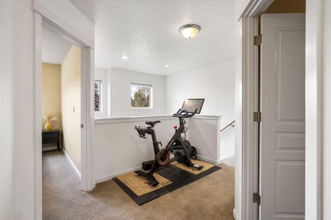 Tiny photo for 20483 Brentwood Avenue, Bend, OR 97702 (MLS # 220219886)