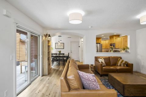 Tiny photo for 20483 Brentwood Avenue, Bend, OR 97702 (MLS # 220219886)