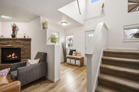 Tiny photo for 20483 Brentwood Avenue, Bend, OR 97702 (MLS # 220219886)