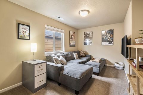 Tiny photo for 20483 Brentwood Avenue, Bend, OR 97702 (MLS # 220219886)