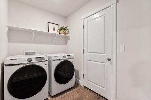 Tiny photo for 3999 SW Obsidian Place #144, Redmond, OR 97756 (MLS # 220217020)