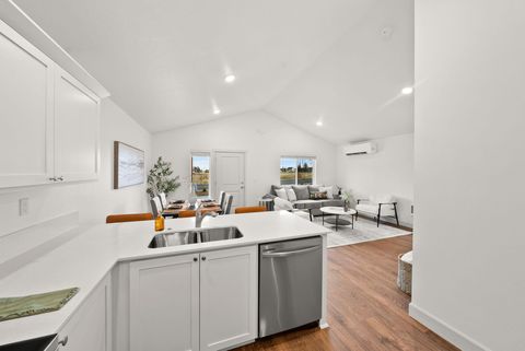 Tiny photo for 3999 SW Obsidian Place #144, Redmond, OR 97756 (MLS # 220217020)