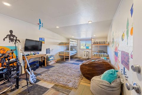 Tiny photo for 17150 Emerald Valley Road, Sisters, OR 97759 (MLS # 220221298)