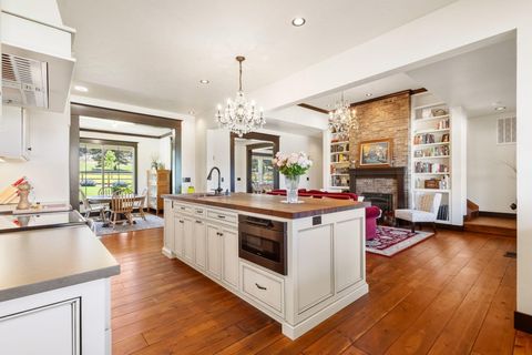 Tiny photo for 17150 Emerald Valley Road, Sisters, OR 97759 (MLS # 220221298)