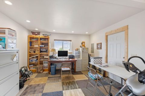 Tiny photo for 17150 Emerald Valley Road, Sisters, OR 97759 (MLS # 220221298)