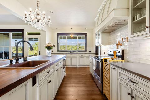 Tiny photo for 17150 Emerald Valley Road, Sisters, OR 97759 (MLS # 220221298)