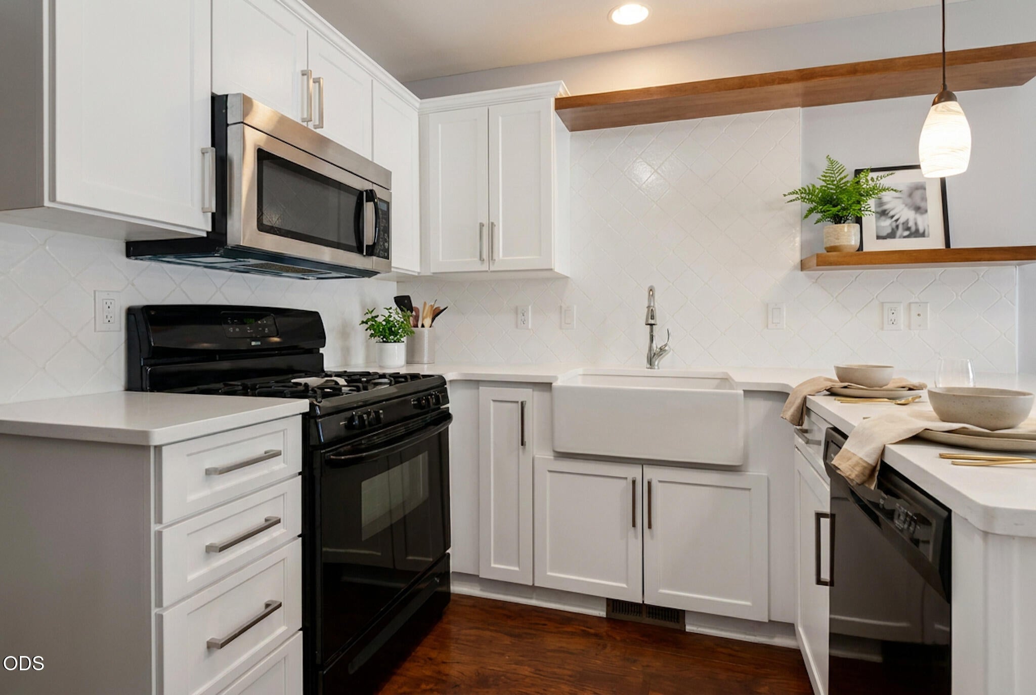 21370 NE Pecoraro Loop