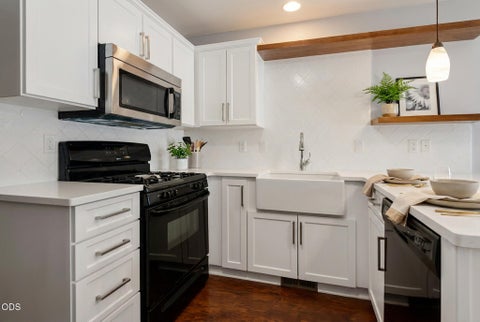 Tiny photo for 21370 NE Pecoraro Loop, Bend, OR 97701 (MLS # 220223216)