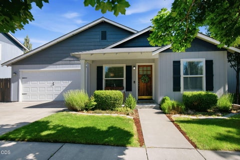 Photo of 21370 NE Pecoraro Loop, Bend, OR 97701 (MLS # 220223216)