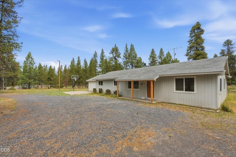 Tiny photo for 52856 Meadow Lane, La Pine, OR 97739 (MLS # 220224377)