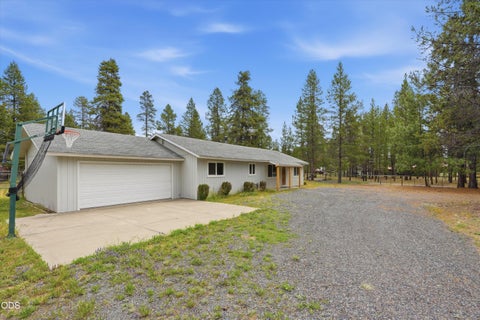 Tiny photo for 52856 Meadow Lane, La Pine, OR 97739 (MLS # 220224377)