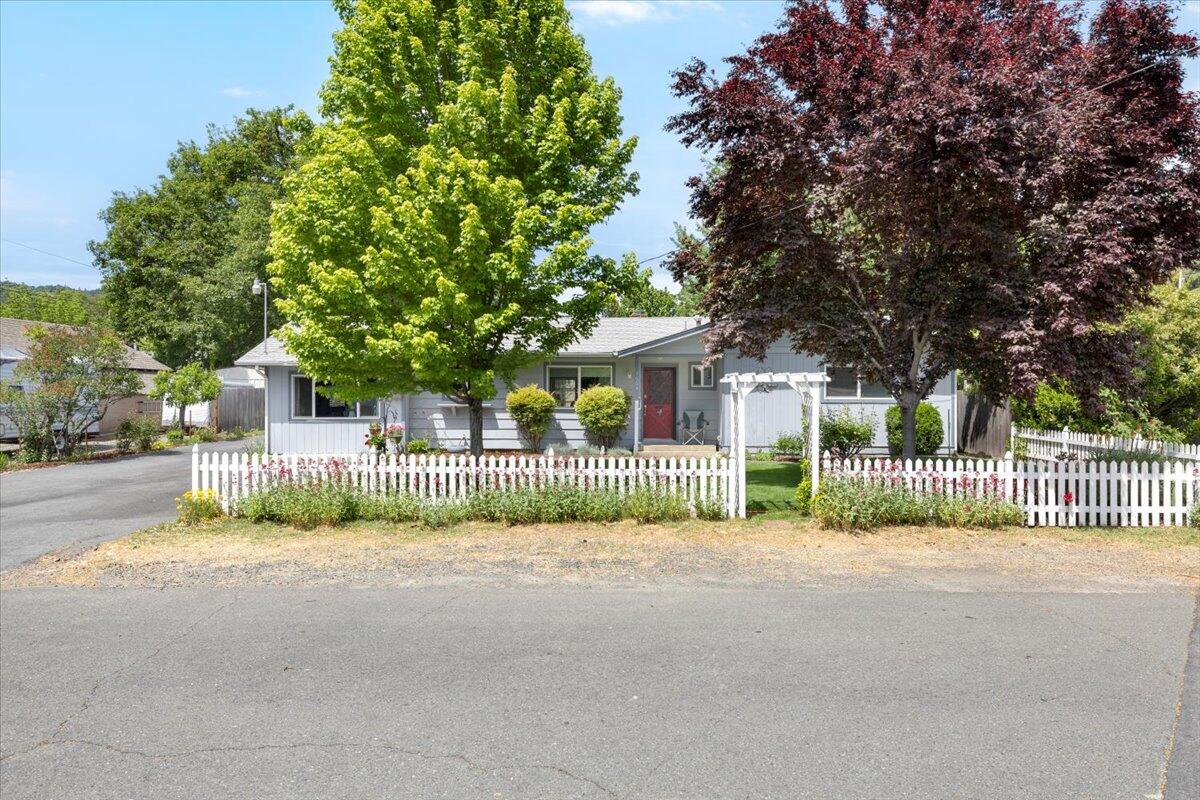 1604 SW I Street
