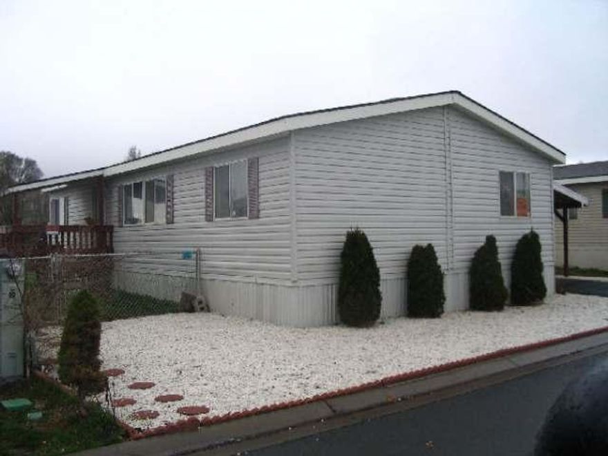 Very Nice 3 Bedroom 2 Bath Home In A Quiet Park. Views Of Klamath River. Space Rent Is $260.00. Legal Description: Klamath View Mhp, Space 18, Ms Serial #orflu 48 Ab S1829 Hh13, X #248513, Home Id 293222 On Real Acct R-3909-005do-00800-000, Personal Ms, 1998 Fleetwood 25 X 44.