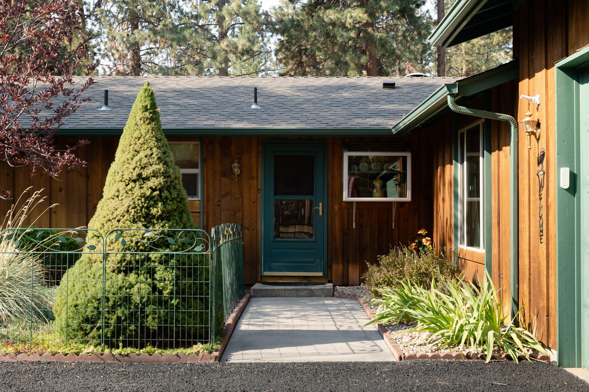 15689 Paddock Green