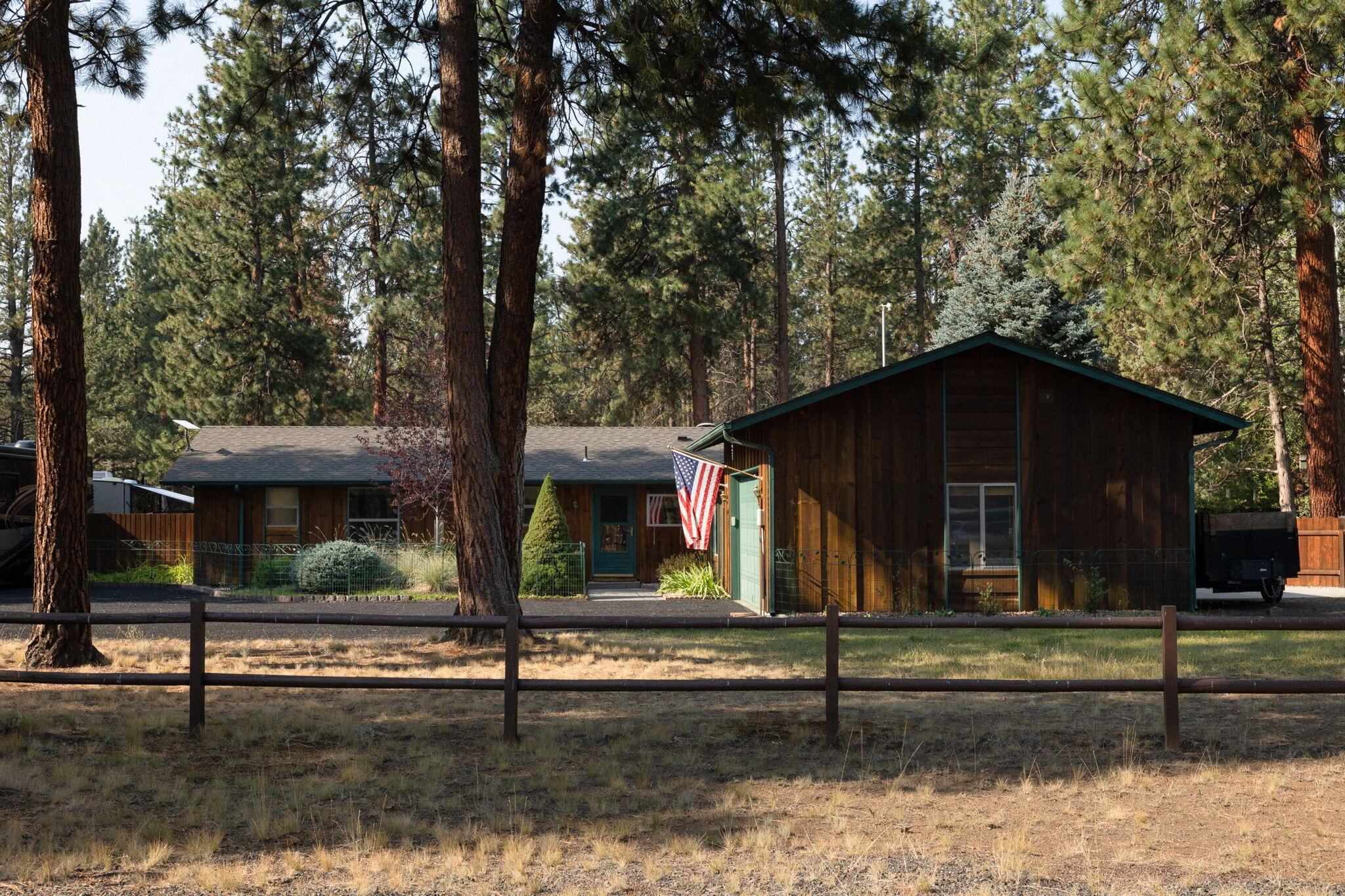 15689 Paddock Green