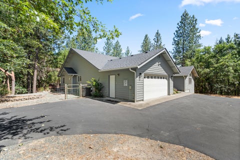 Tiny photo for 1281 N Pinnon Road, Grants Pass, OR 97526 (MLS # 220223719)