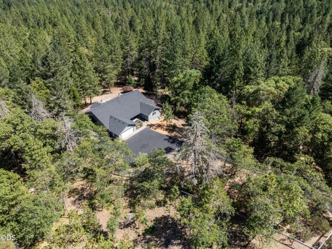 Tiny photo for 1281 N Pinnon Road, Grants Pass, OR 97526 (MLS # 220223719)