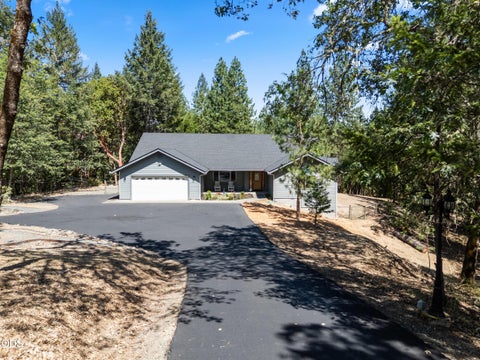 Tiny photo for 1281 N Pinnon Road, Grants Pass, OR 97526 (MLS # 220223719)