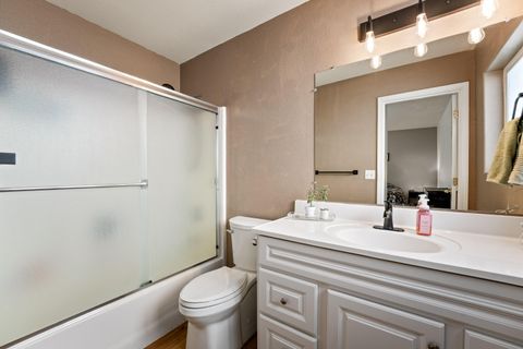 Tiny photo for 1950 SW Betty Lane, Grants Pass, OR 97526 (MLS # 220211236)