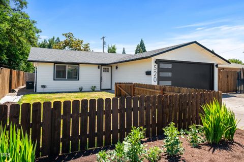 Tiny photo for 520 Grand Avenue, Central Point, OR 97502 (MLS # 220223959)