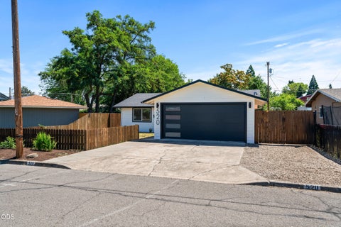 Tiny photo for 520 Grand Avenue, Central Point, OR 97502 (MLS # 220223959)