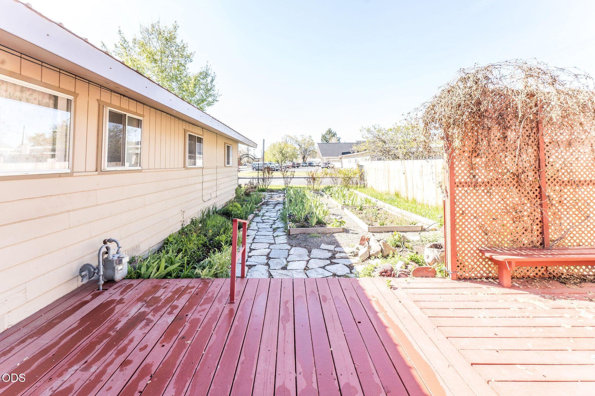 309 NW 9th Street
