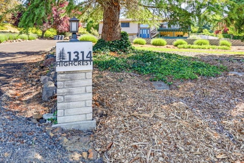 Tiny photo for 1314 Highcrest Drive, Medford, OR 97504 (MLS # 220223121)