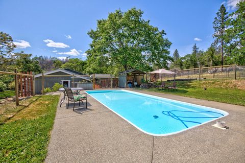 Tiny photo for 1360 Oxyoke Road, Grants Pass, OR 97526 (MLS # 220212645)