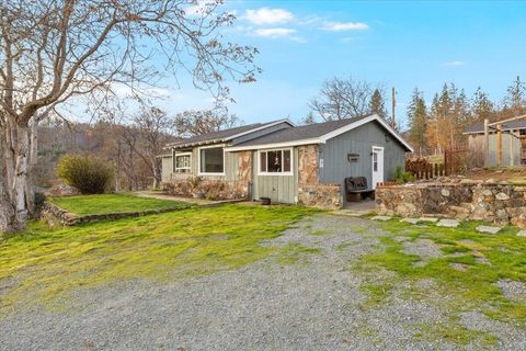 Tiny photo for 1360 Oxyoke Road, Grants Pass, OR 97526 (MLS # 220212645)