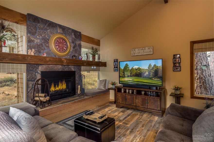 Beautifully updated and in a wonderful location in Sunriver near Fort Rock Park. 2 bedroom/2 bath + loft. Recently updated in 2017. Upgrades include distressed oak tile flooring, new heat and glow fireplace, granite counter tops in kitchen. Kitchen Aid gas cook top with electric convection oven, microwave and new gas hot water heater. Begin your Sunriver adventure here!