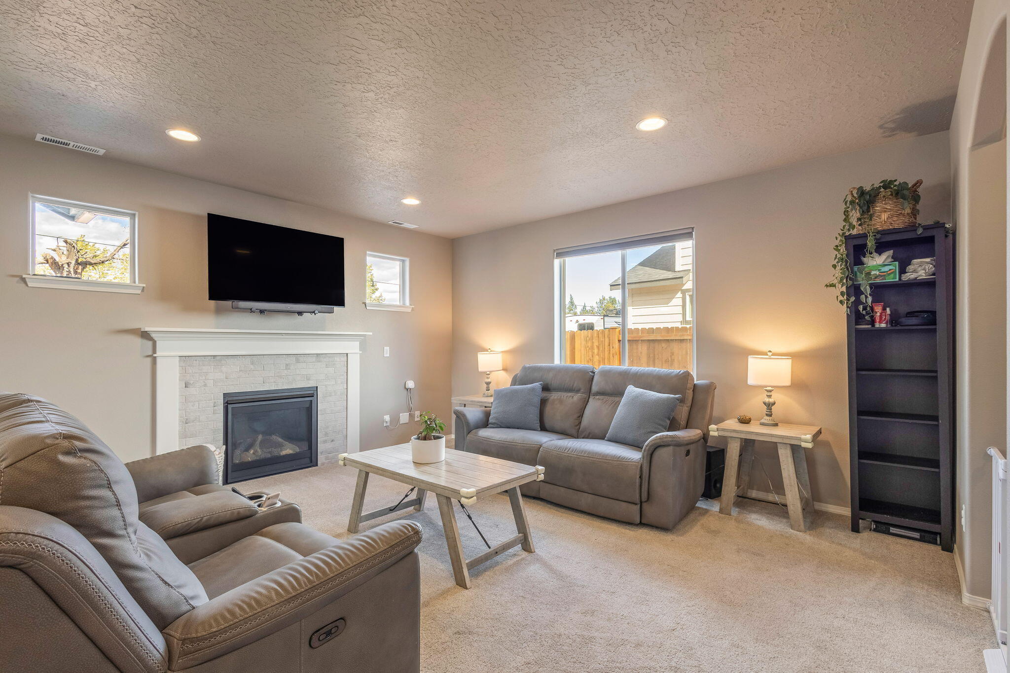 2535 NW Upas Way