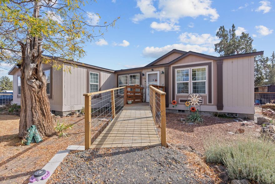 Some places invite you to slow down. This one insists on it. A quiet stretch of earth in Crooked River Ranch. Fully fenced, open to the sky, and offering solar and a recent new roof, where your mornings begin with stillness and your nights end beneath a blanket of stars. Ride out to nearby BLM trails. Tinker in the outbuildings, or sip coffee on the deck and just take it all in. Host friends in the RV spot. Let your animals roam, plant something, or simply rest. Life here moves differently. It's measured in sunrises, fence posts, and quiet wins. No irrigation to manage, no city buzz, just space to breathe and the sense that you've finally found what you've been looking for.