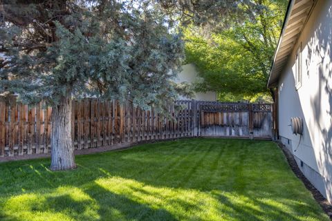 Tiny photo for 1473 NE Mable Court, Bend, OR 97701 (MLS # 220210266)