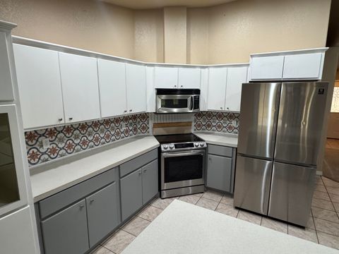 Tiny photo for 12473 Overland Drive, Klamath Falls, OR 97603 (MLS # 220212261)