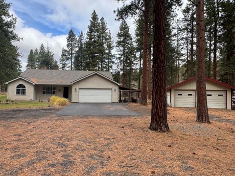Photo of 12473 Overland Drive, Klamath Falls, OR 97603 (MLS # 220212261)